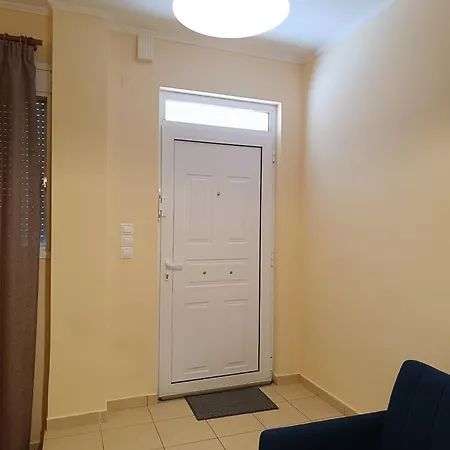 διατίθεται γκαρσονιερα Kalamata