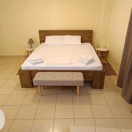 διατίθεται γκαρσονιερα Apartment *